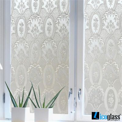 Giấy dán kính đẹp màu trắng hoa văn cổ điển mẫu 004